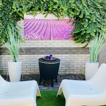 Mooi Regio Efteling Met Jacuzzi, 3 Slaapkamers En Tuin Op Z Met Bbq * Waalwijk
